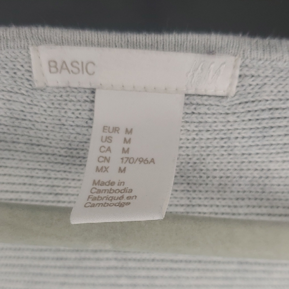 H&M Basic Light Gray Knit Top - image 4